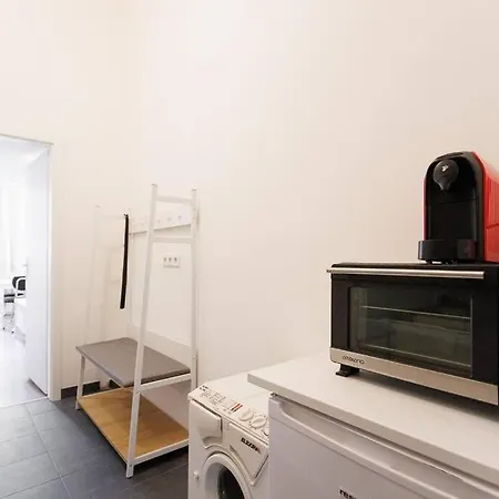 Urban Capsule Apartment - Near Mariahilfer Strasse Wien Exterior foto