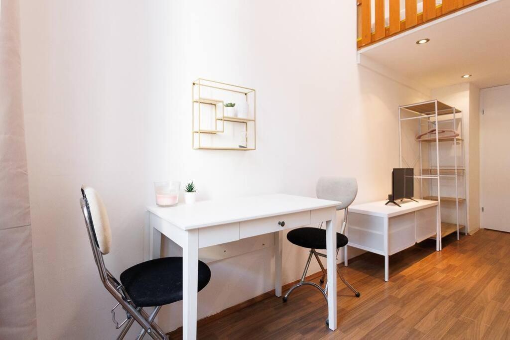 Urban Capsule - Near Mariahilfer Strasse Apartamento Viena
