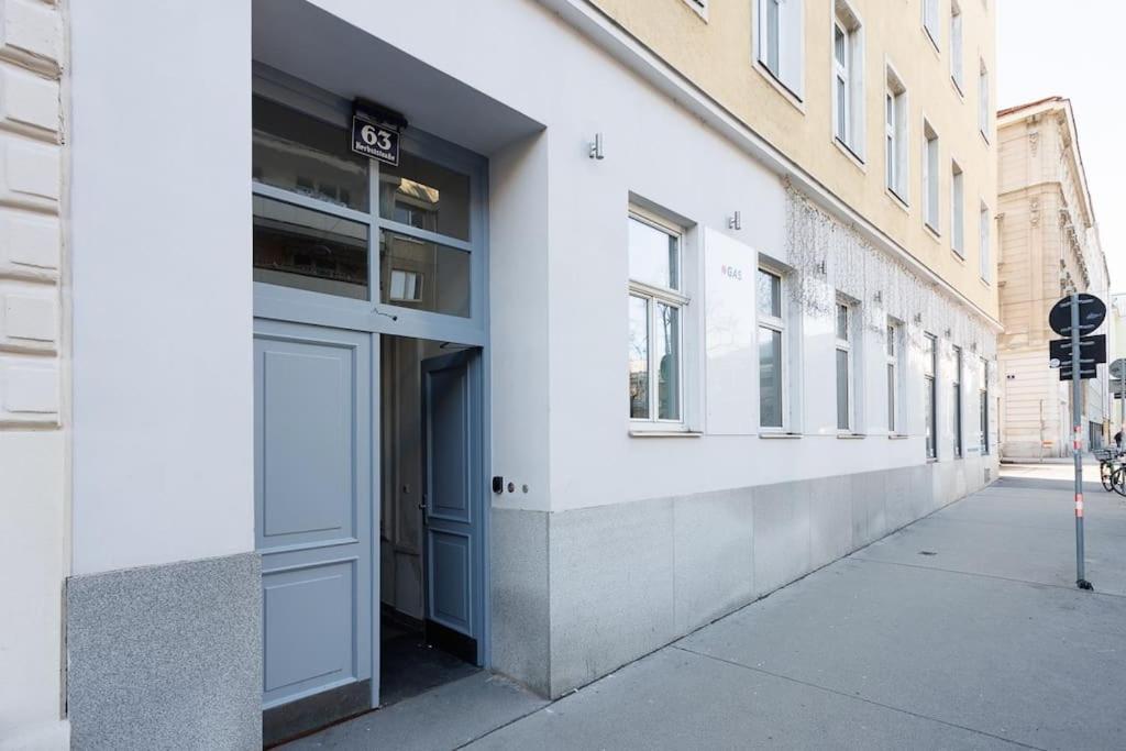 Urban Capsule - Near Mariahilfer Strasse Viena
